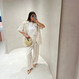 Conjunto ecru com risca camel