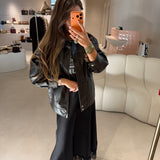 Saia Midi Acetinada com Renda em Preto