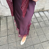 Saia Bordeaux Acetinada com Acabamento em Renda