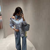 Carteira bucket bag em pele azul