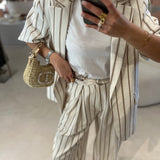 Conjunto ecru com risca camel