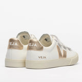 Ténis Veja branco com logo dourado | Recife Platine