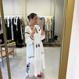 Vestido boho chic branco com bordado azul