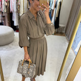 Vestido Liu Jo kaki com botões nas mangas