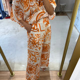 Conjunto de blusa e calça