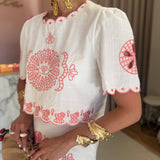 Conjunto Bordado Branco com Detalhes em Coral | VIOLETA