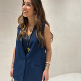 Top de cetim azul marinho com renda