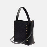 Mala de mão bucket bag Love Moschino em ráfia em preto com tachas