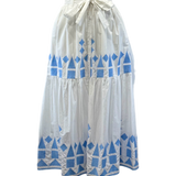 Saia midi branca com bordados azuis