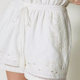 Pantalón corto Twinset blanco con bordado