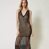 Vestido midi negro de Twinset de punto de malla con perlas