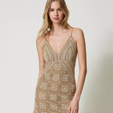 Vestido corto Twinset de crochet dorado