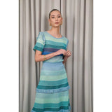 Conjunto t-shirt e saia Cecilia Prado em malha tricotada azul com folhos