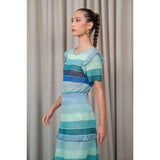 Conjunto t-shirt e saia Cecilia Prado em malha tricotada azul com folhos