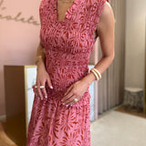 Vestido Midi Rosa com Corpo  Franzido e Estampa Floral| Violeta Store