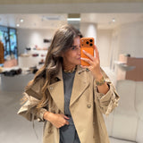Trench Coat Curto Bege com Colete  | Ottod'ame