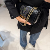 Mala de Ombro com logo em tachas | Love Moschino