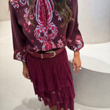 Saia Glória Bordeaux Midi em Tricot Jacquard com Folhos | CECILIA PRADO