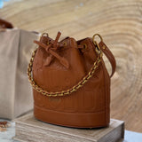 Mala bucket bag LIU JO em camel com logotipo em relevo