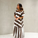Vestido comprido com riscas castanho