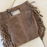 Mala de Mão em Camurça Taupe com Franjas Laterais