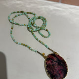 Colar Comprido com Pendente Oval Rosa | VIOLETA