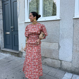 Conjunto Terracota Floral com Blusa de Mangas Volumosas e Saia Midi | VIOLETA