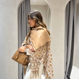 Poncho em lã camel TWINSET com logótipos em bege