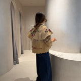 PRÉ ORDER Trench Coat Curto em Sarja Bege com Bordado Floral | FARM RIO