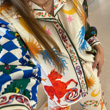 Conjunto de camisa e calça com estampado multicolor