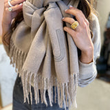 Estola com Logotipo em Relevo Bege | Liu Jo