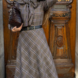 Conjunto Blusa e Saia Mabi aos Quadrados Castanho | VIOLETA STORE