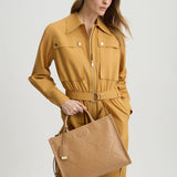 Mala de mão tote bag LIU JO em camel com pendente