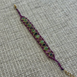 Pulseira de Corrente de Dois Fios com Pérolas e Pedra Oval Ornada | Roxo & Verde