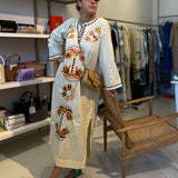 Vestido Ottod'ame bege com bordado colorido