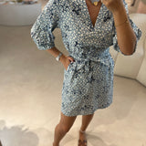 Vestido curto com bolsos