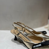 Sapato de salto Love Moschino com laço