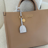 Tote Bag com Charm em Nude | LIU JO