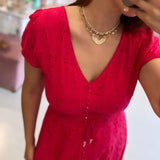 Vestido midi com bordado inglês rosa fucsia