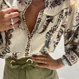 Blusa com padrão Farm Rio