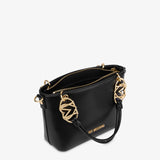 Mala de ombro em preto com logotipo metálico na alça | Love Moschino
