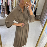 Vestido Liu Jo kaki com botões nas mangas