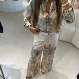 Conjunto Liu Jo acetinado com estampado tropical