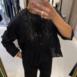 Camisa Cicely Preta em Bordado Inglês | Semicouture