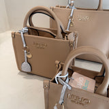 Tote Bag com Charm em Nude | LIU JO