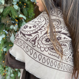 Lenço Estampa Bandana Bege | VIOLETA