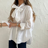 Camisa de laço em popelina branca
