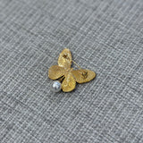 Broche Borboleta Dourada com Pérola de Água