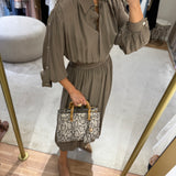 Vestido Liu Jo kaki com botões nas mangas