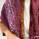 Lenço Estampa Bandana Bordeaux | VIOLETA